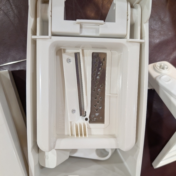 Paderno 4 blade spiralizer - Picture 13 of 16